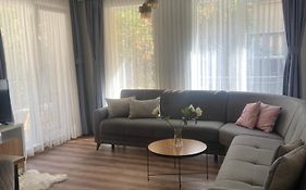 M&M Center Apartment With Free Parking